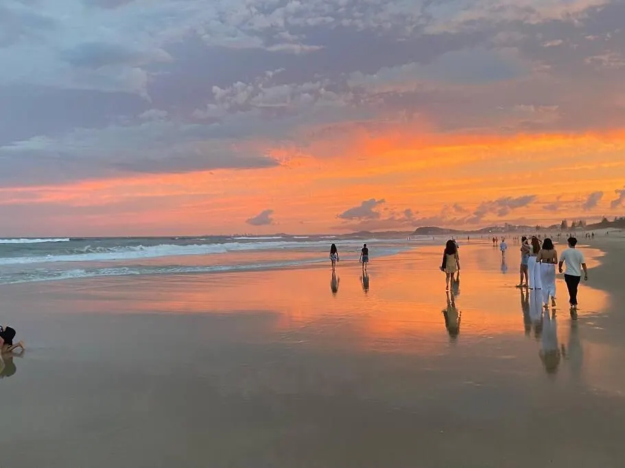 Beachside Bliss Resort Pool, Spa & Sauna Gold Coast Apartment