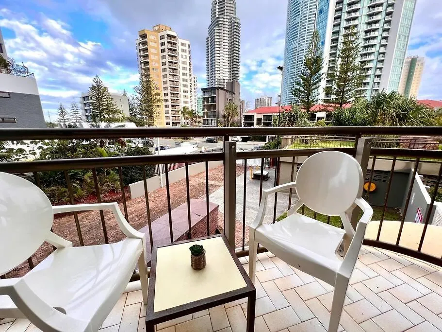 Beachside Bliss Resort Pool, Spa & Sauna Gold Coast Apartment
