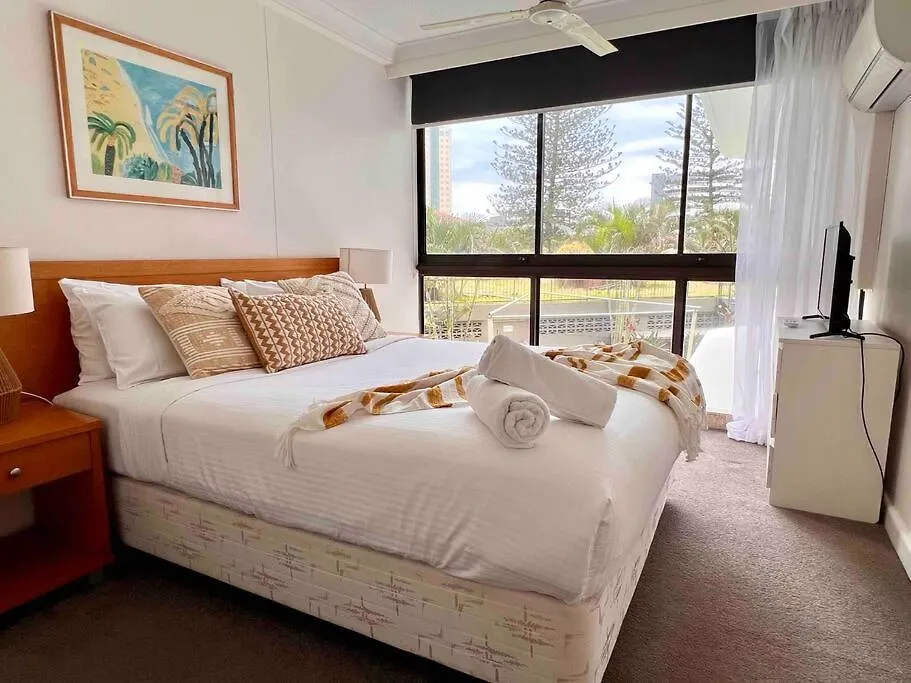 Beachside Bliss Resort Pool, Spa & Sauna Gold Coast