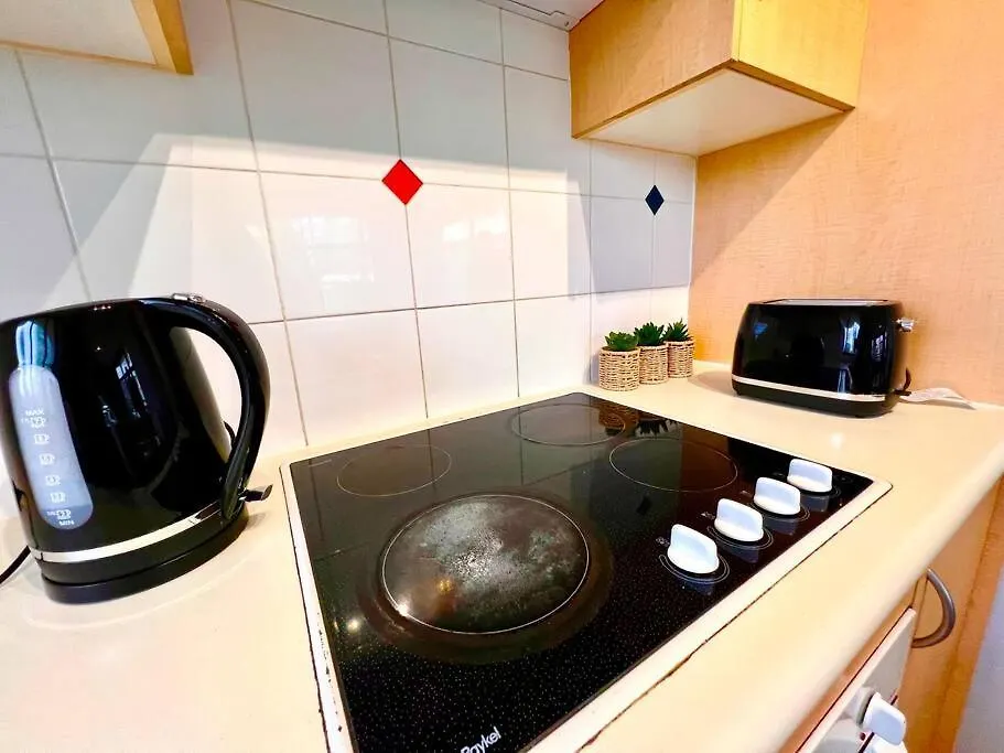 Beachside Bliss Resort Pool, Spa & Sauna Gold Coast Apartment